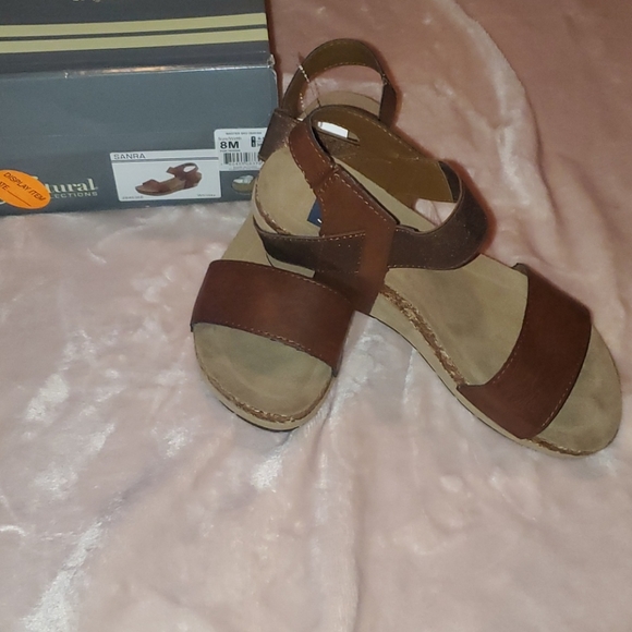 Wedge Sandals - Picture 3 of 10